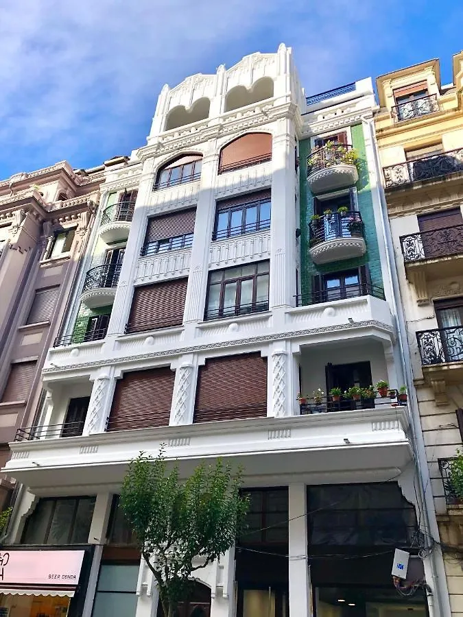 Foodies Location. Surf. Netflix . 3 Bdr San Sebastián 0*,