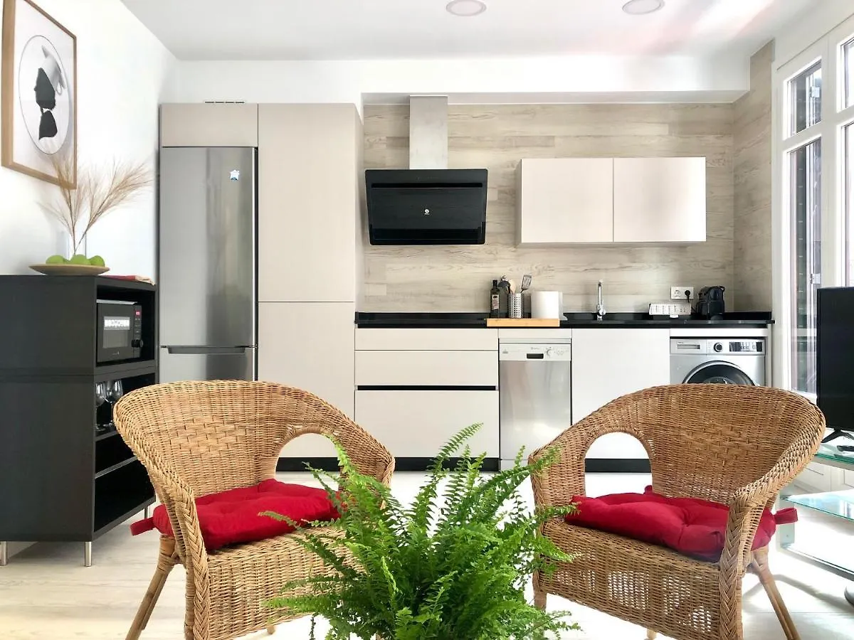Foodies Location. Surf. Netflix . 3 Bdr San Sebastián 0*,