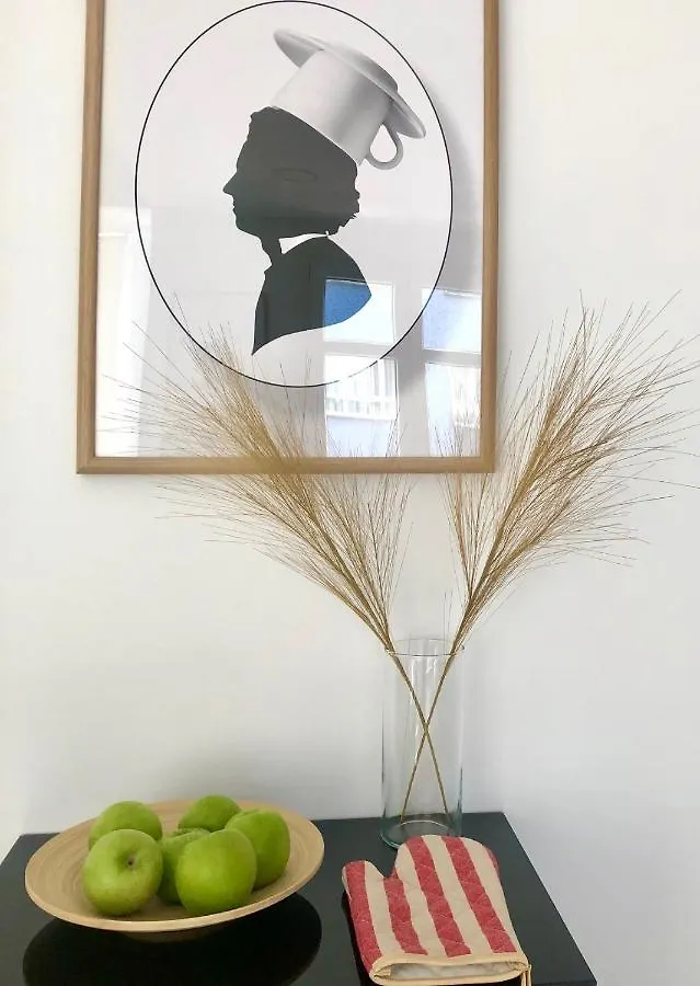 Foodies Location. Surf. Netflix . 3 Bdr San Sebastián Spanien